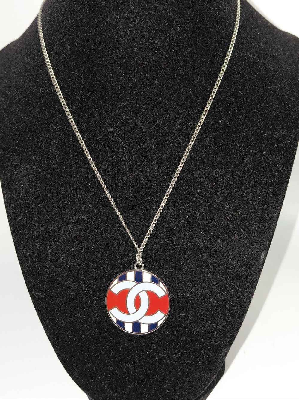 2016 CHANEL Red, White & Black Enamel CC Pendant Necklace!